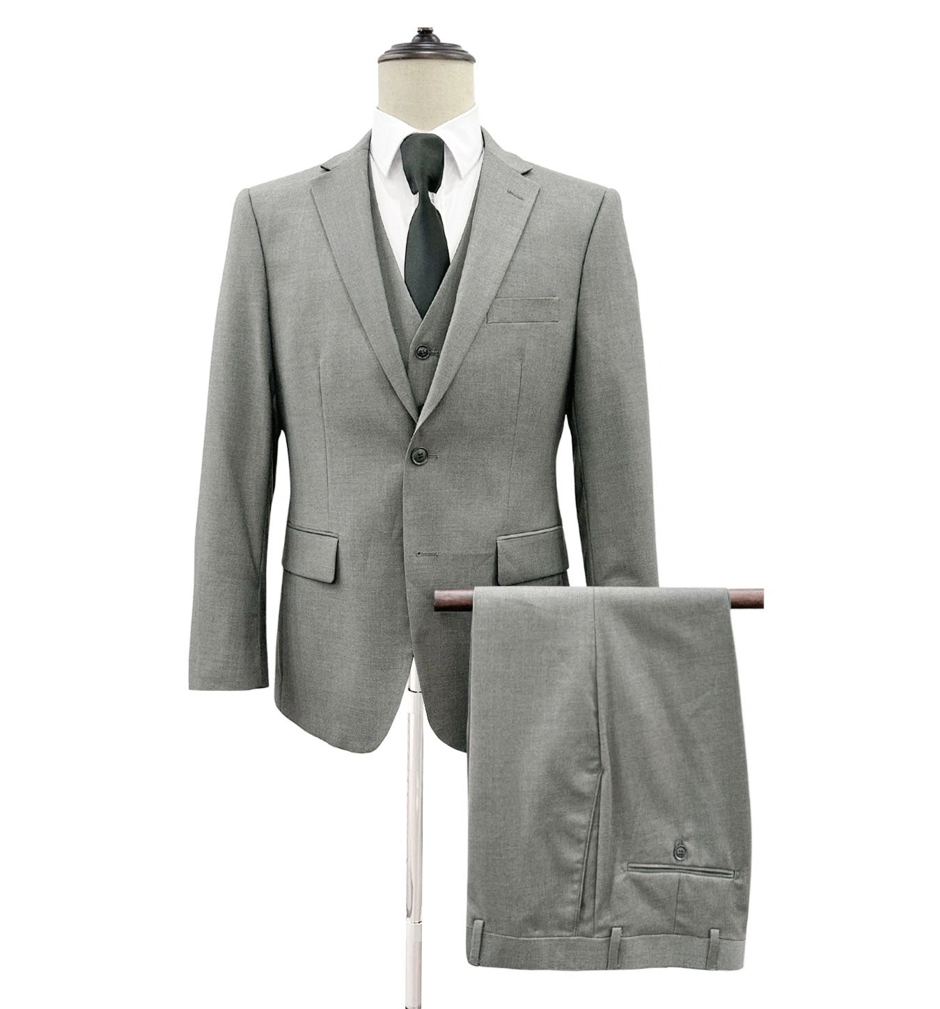 Angelo Rossi: Modern Vested Suit - Sophisticated Gray for the Discerning Gentleman.
